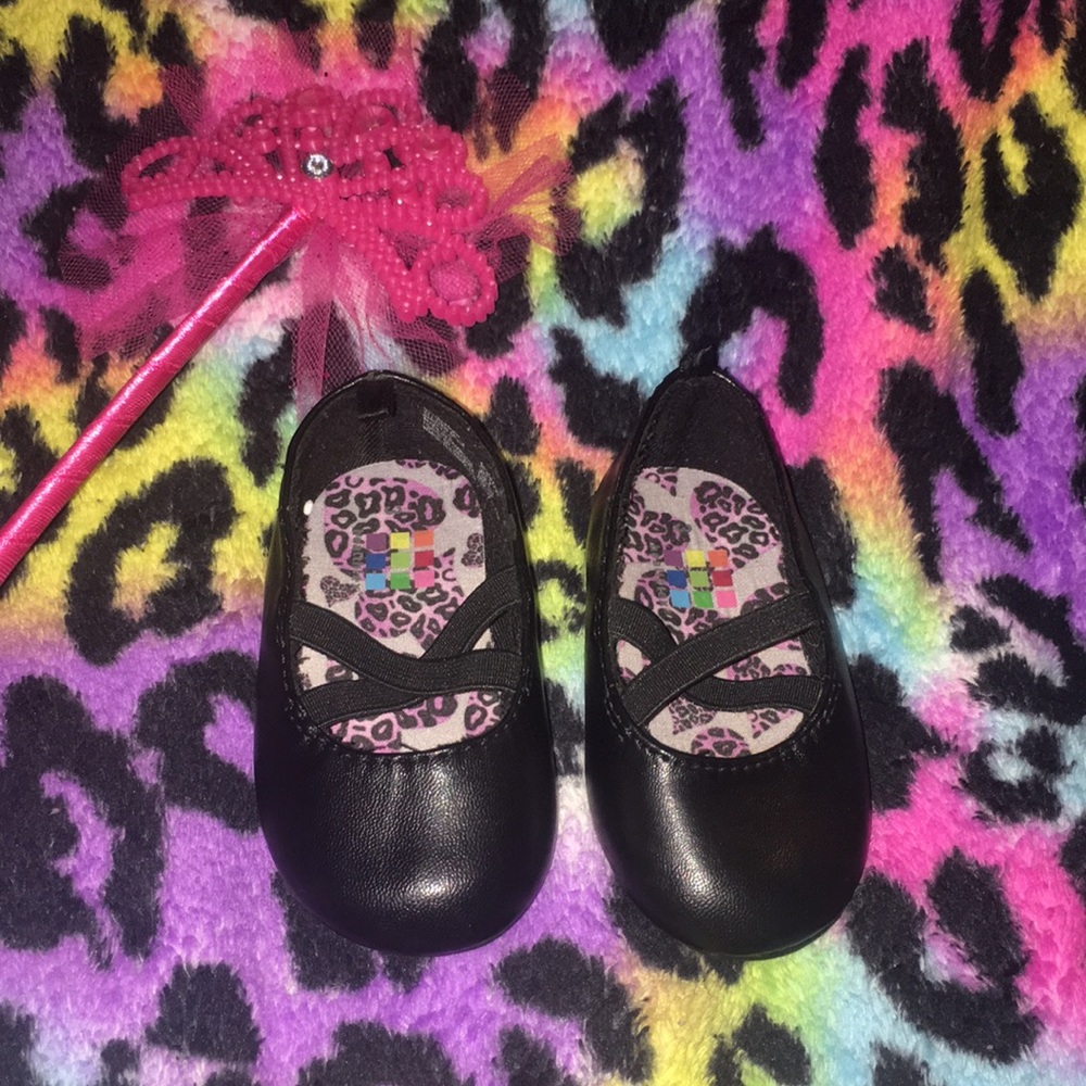 EUC  HealthTex sz 3 Todd maryjanes $5